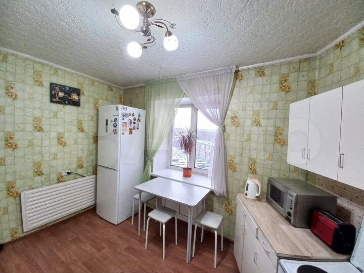 5-к. квартира, 90 м², 9/9 эт.