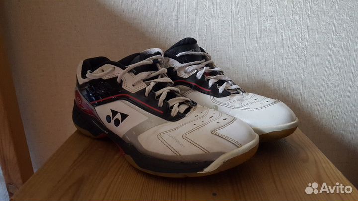 Кроссовки для профессиональной игры в бадминтон