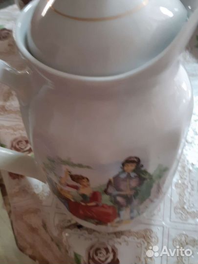 Фарфоровая молочница