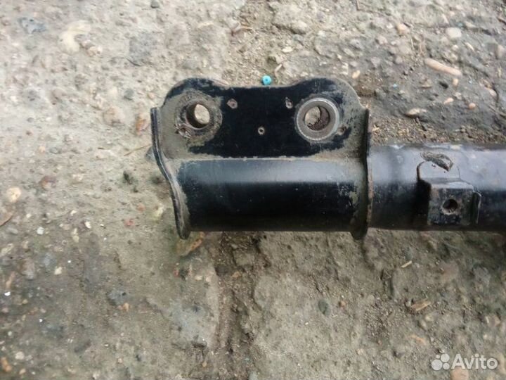 Стойка амортизатора передняя левая Hyundai Accent