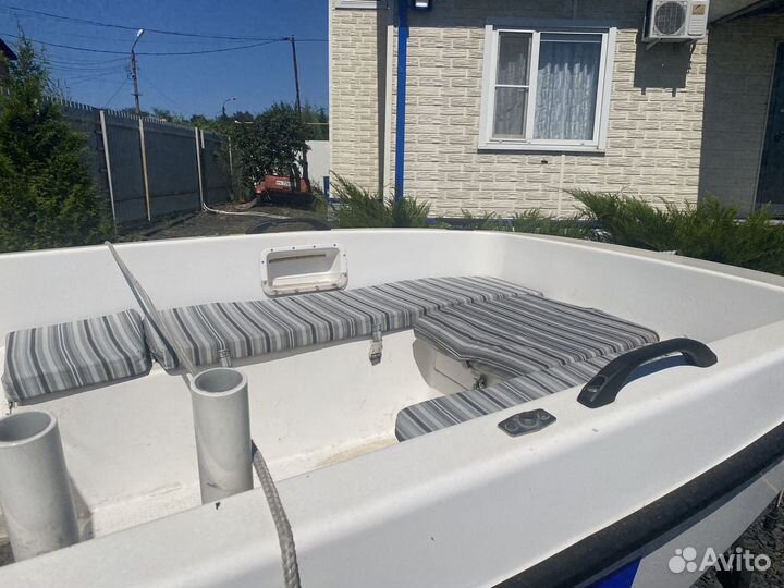 Моторная лодка Кайман 400 стеклопластик