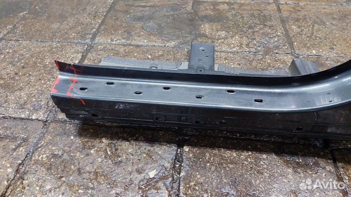 Б/У Порог со стойкой Состояние отличное, оригинал