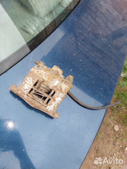 Суппорт задний левый Mercedes-Benz Vito W638 OM601