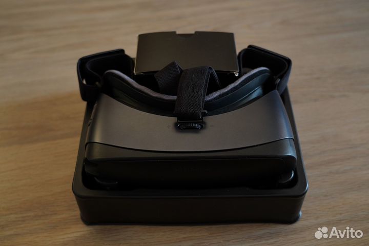 Очки виртуальной реальности Samsung Gear VR