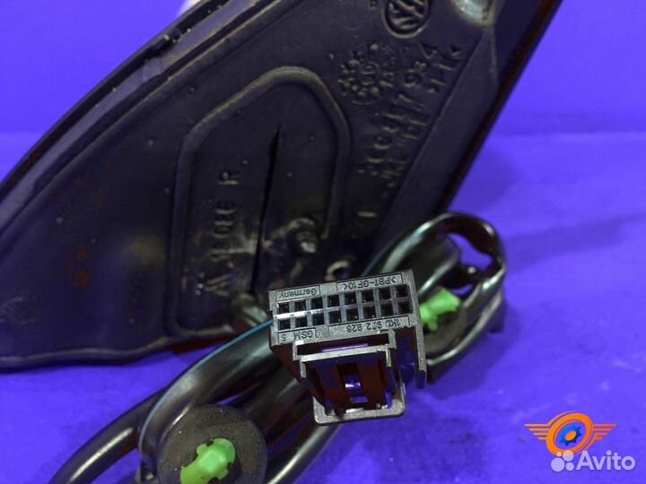 Зеркало заднего вида правое Volkswagen Passat B6