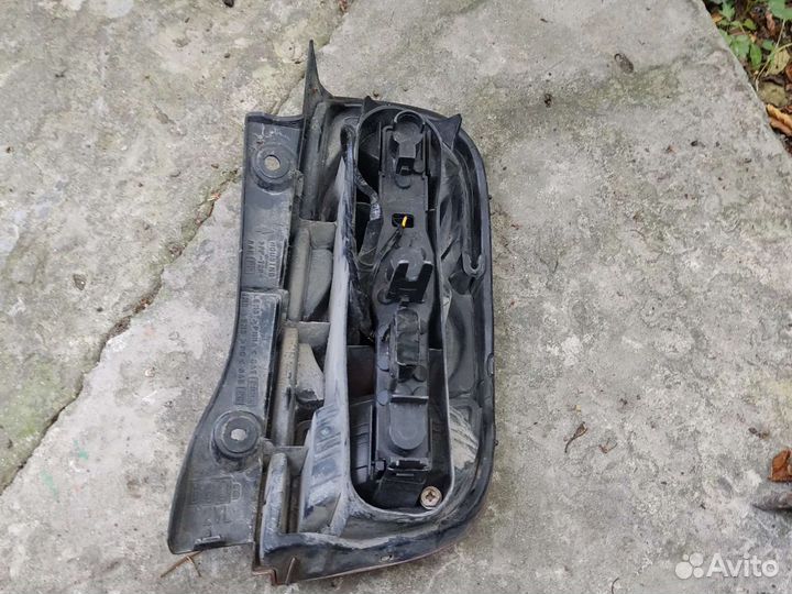 Nissan march k12 задняя левая фара