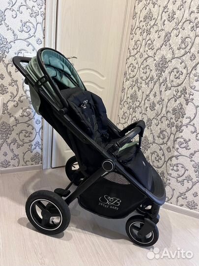 Прогулочная коляска с надувными колесами