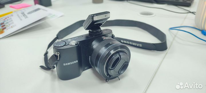 Зеркальный фотоаппарат Samsung nx1000
