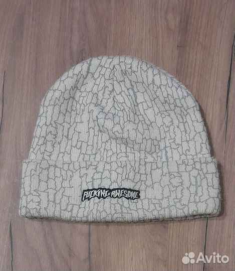 Шапка fuckingawesome