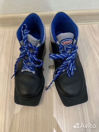 Лыжные ботинки