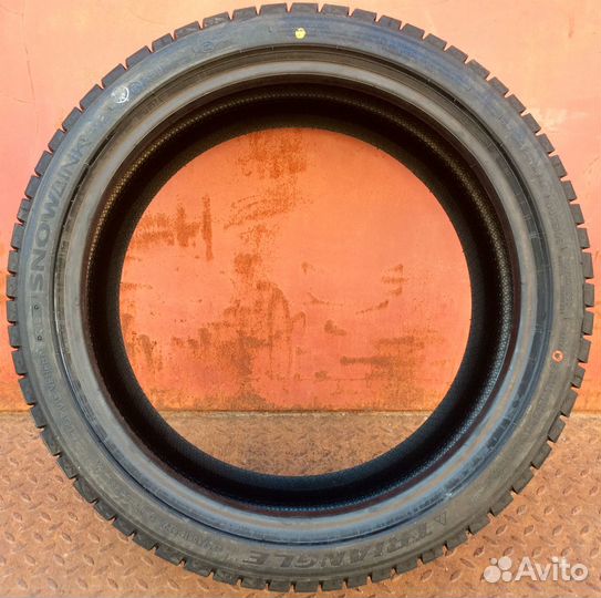 Triangle PL02 225/40 R18 92V