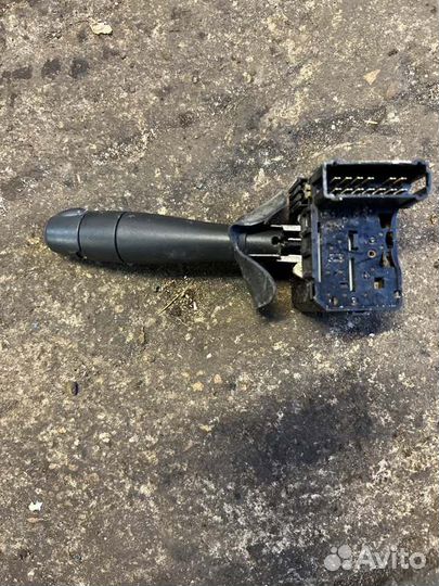 Подрулевой переключатель дворников Renault Duster