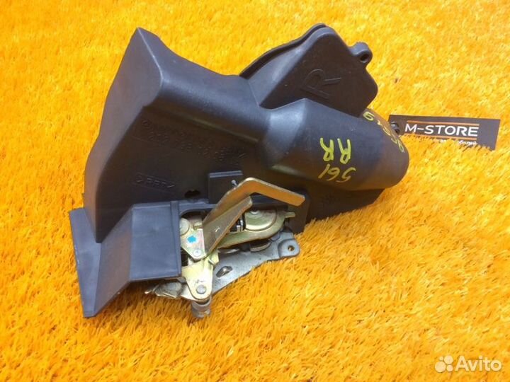 Замок двери задний правый Mercedes-Benz C-Class