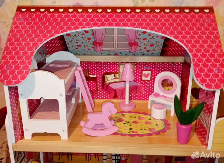 Домик кукольный с мебелью