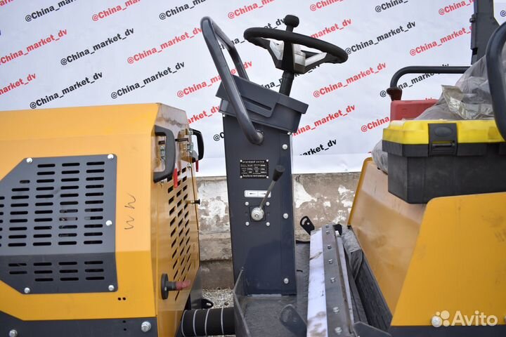 Дорожный каток CAT CB24B, 2025