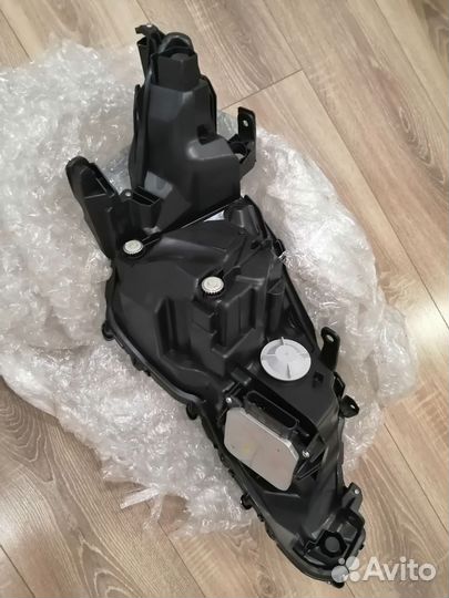 Фары Toyota Camry XV 70 оригинал