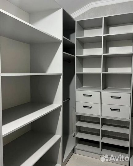 Гардеробная комната со сборкой