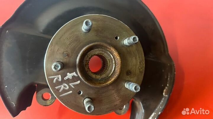 Ступица с кулаком в сборе передняя левая Honda