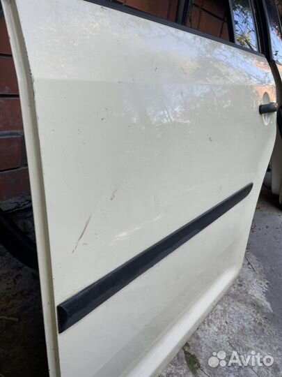 Дверь задняя Volkswagen Touran