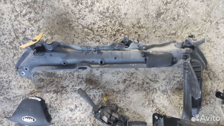 Верхняя часть телевизора на Киа Пиканто 2. 11-17