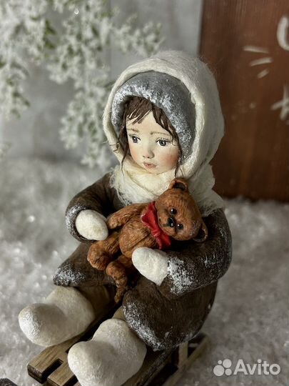 Ватная игрушка девочка на санках