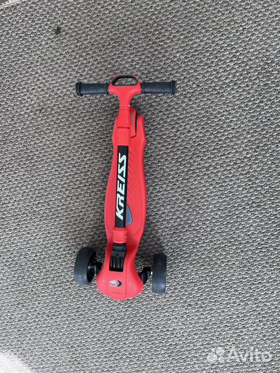 Самокат трехколесный