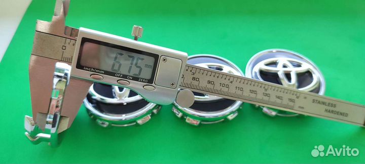 Колпачки на литые диски Toyota 62 mm 4шт