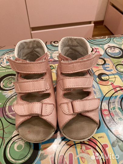 Ортопедические сандалии 24 размер на девочку