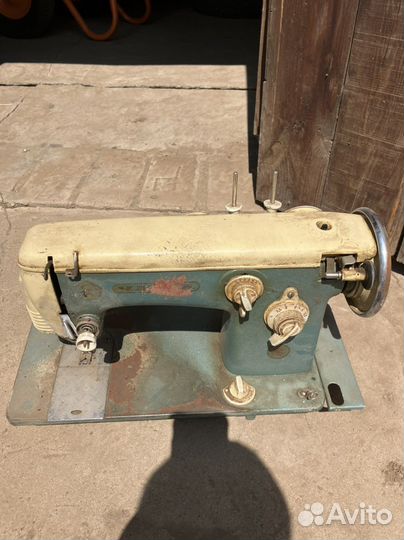 Швейная машина Подольск 142, швейная машина Чайка