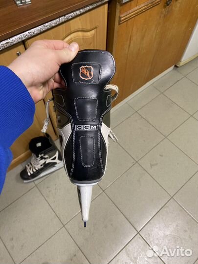 Хоккейные коньки CCM 40 размер