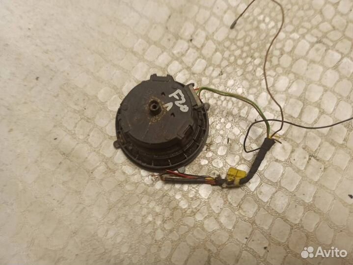 Моторчик зеркала левого