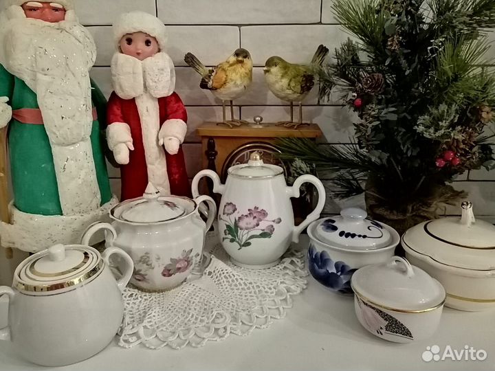 Чайники и сахарницы