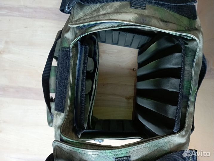 Бронежилет с пластинами боевой