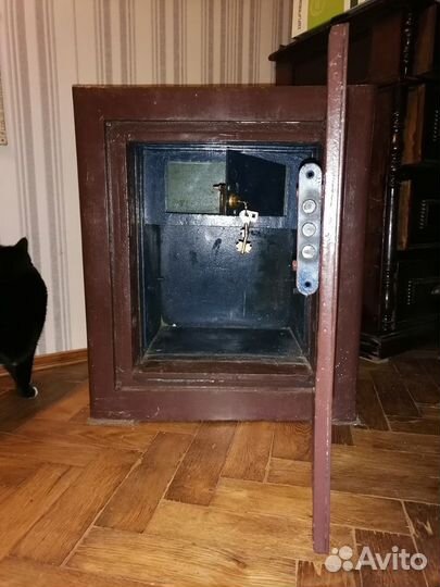 Шкаф металлический сейф