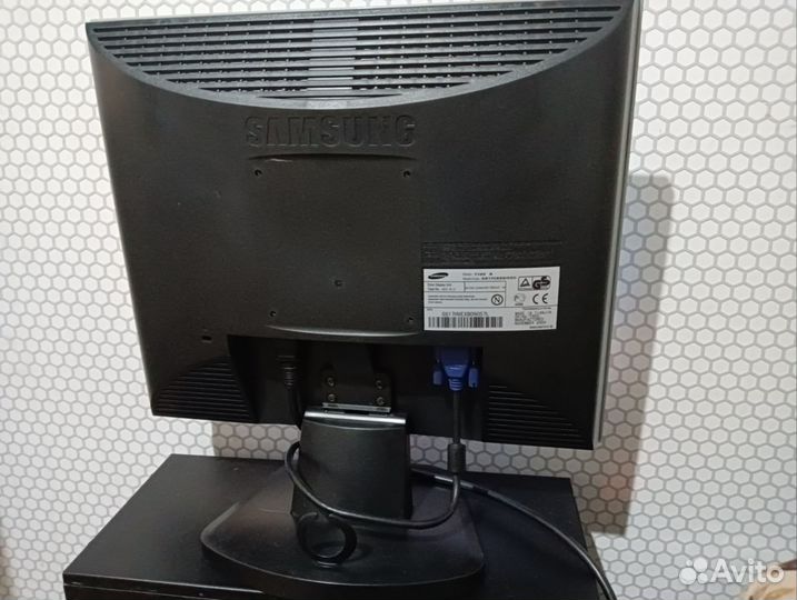 Мониторы ЖК старые