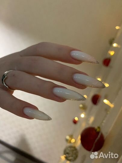 Модель на маникюр