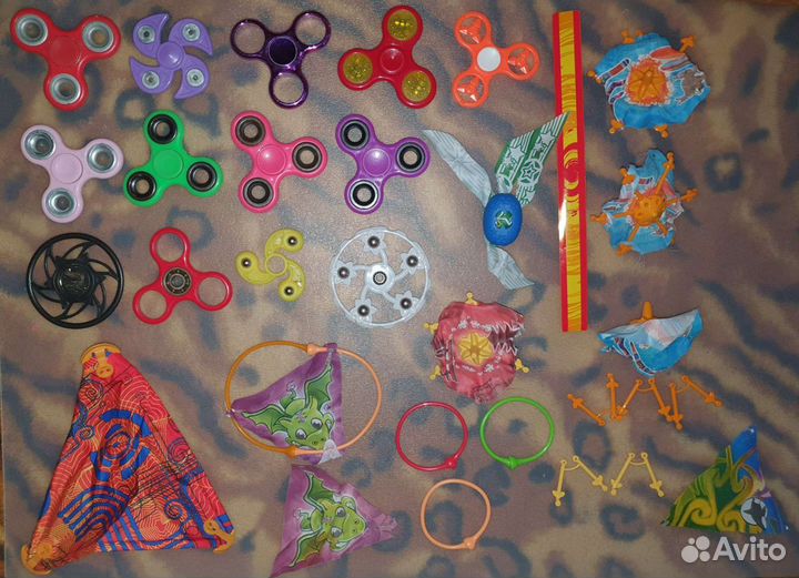 Киндер сюрприз мячи вертушки детали