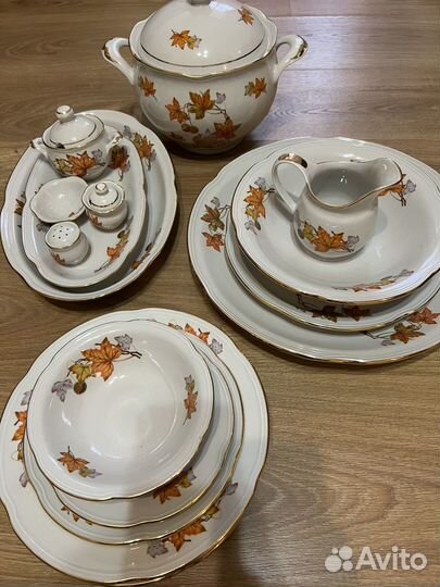 Новый фарворовый столовый сервиз