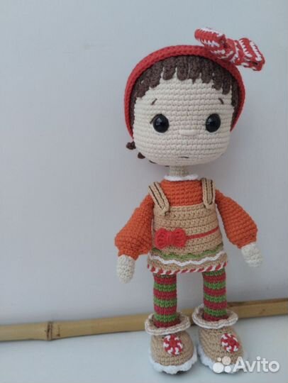 Вязаная кукла ручной работы