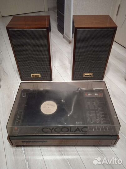 Проигрыватель Арктур-003С+Колонки Вега 25AC-302