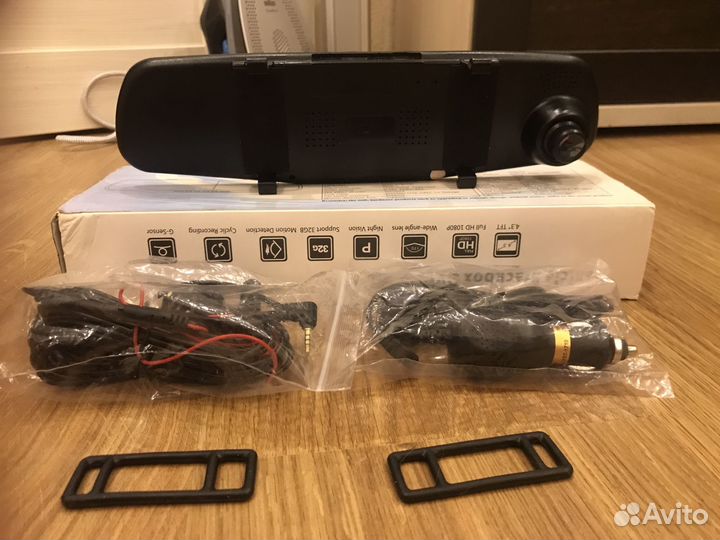 Зеркало видеорегистратор с камерой заднего вида