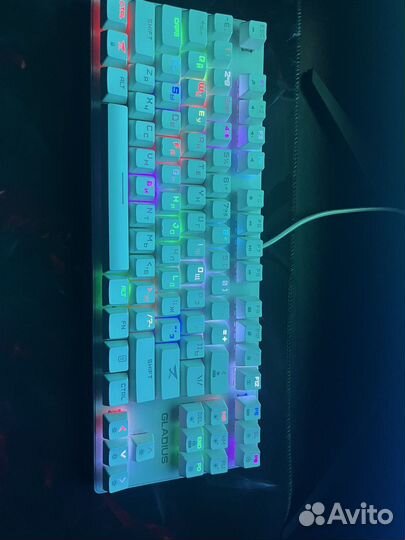 Игровая механическая клавиатура белая