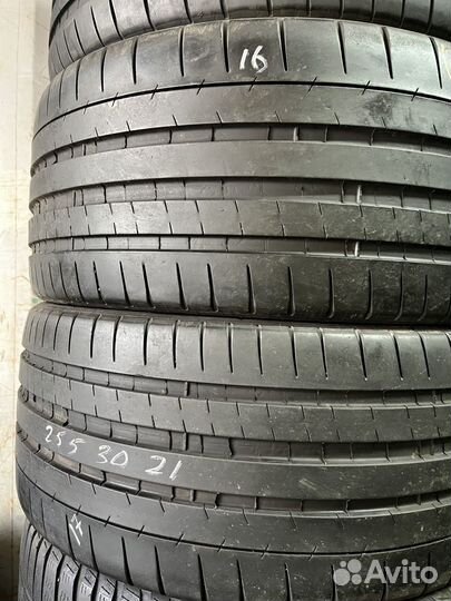 Michelin Pilot Super Sport 255/30 R21