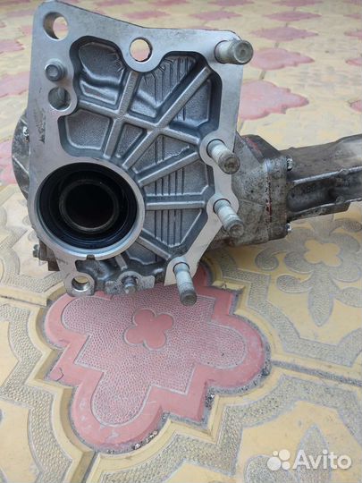 Раздаточная коробка Тойота voxy 2018 год