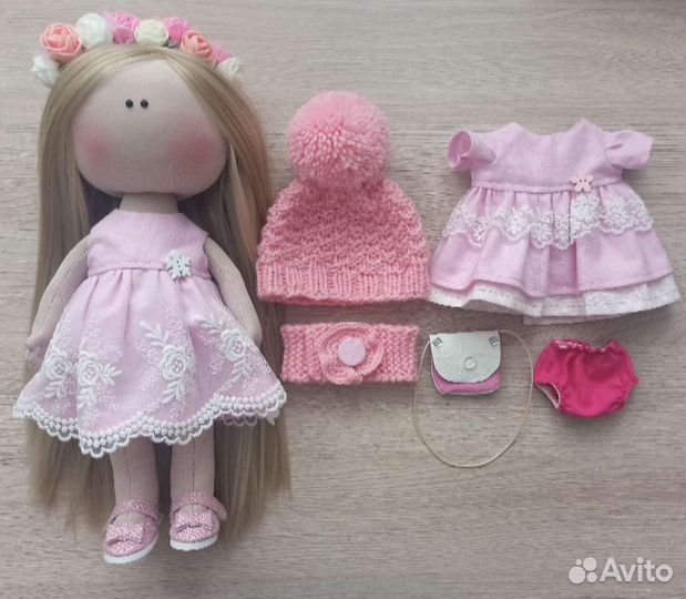 Интерьерная кукла Тильда с гардеробом