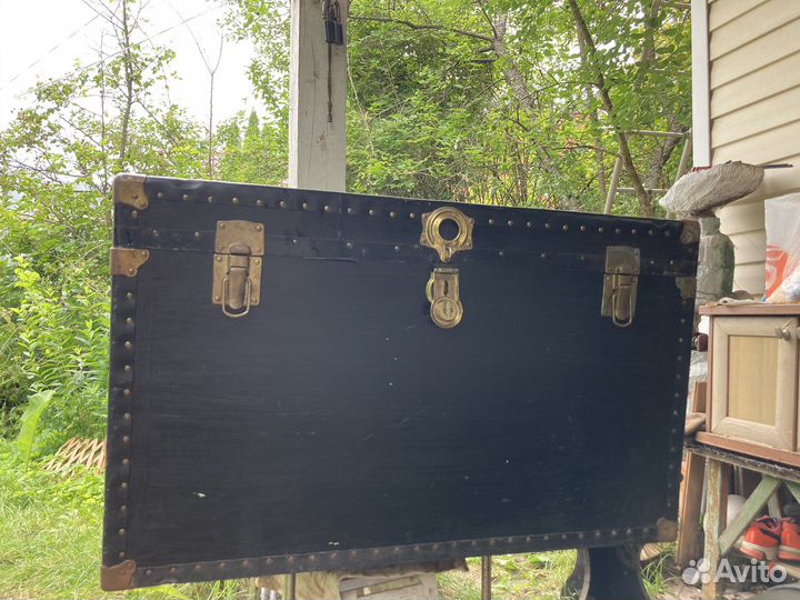 Сундук старинный