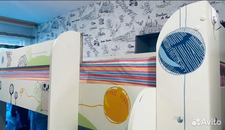 Двухъярусная кровать