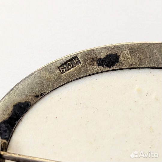 Старинная серебряная брошь с живописью Финляндия