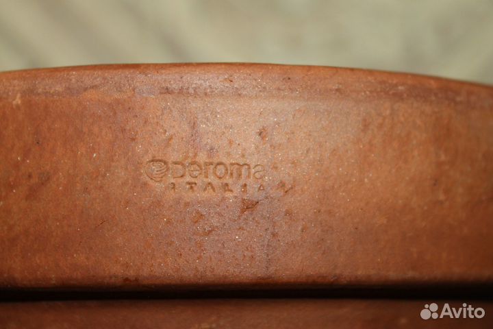 Глиняный горшок для цветов.Deroma