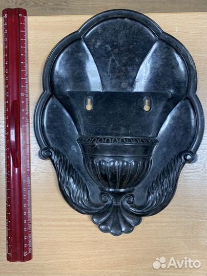 Кашпо для цветов настенное карболит